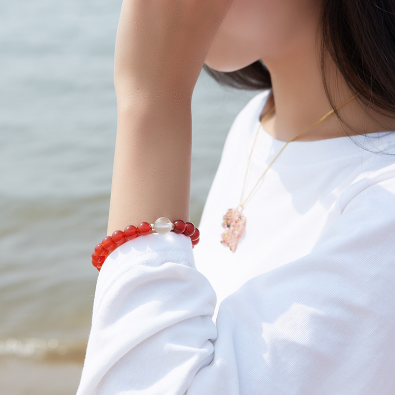 黑红玛瑙搭配白水晶单圈手串简约时尚