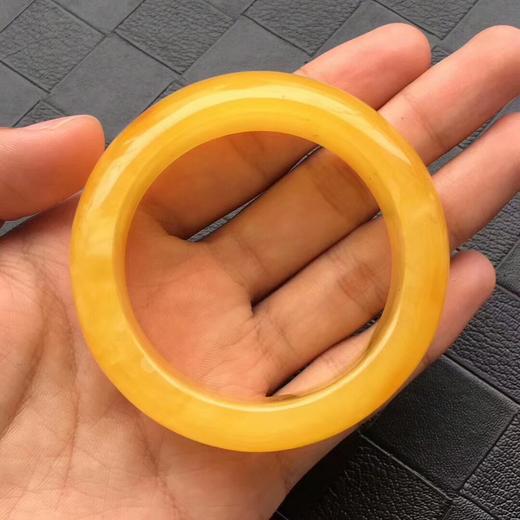 55圈口满蜡鸡油黄手镯
