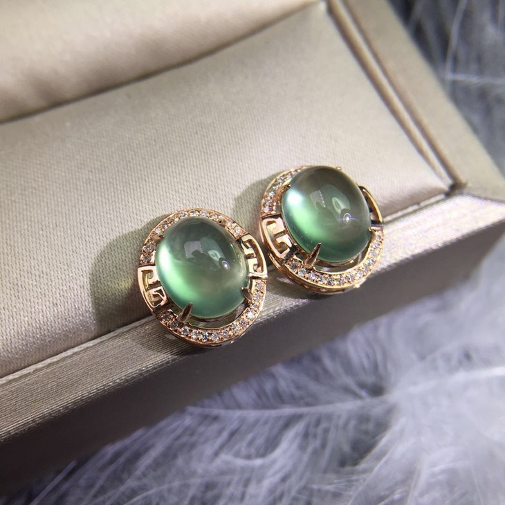 d56236葡萄石耳钉