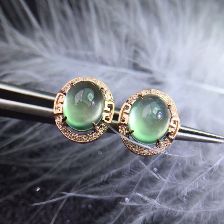 d56236葡萄石耳钉