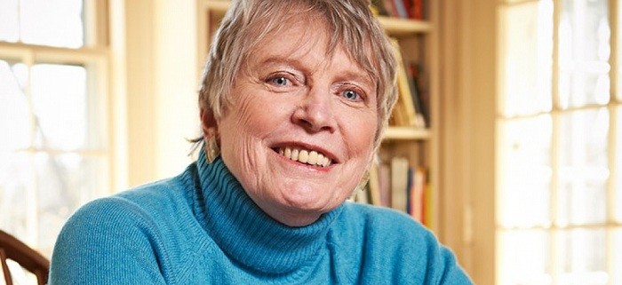 洛伊丝·劳里(lois lowry)洛伊丝·劳里,1937年3月出生于夏威夷,父亲