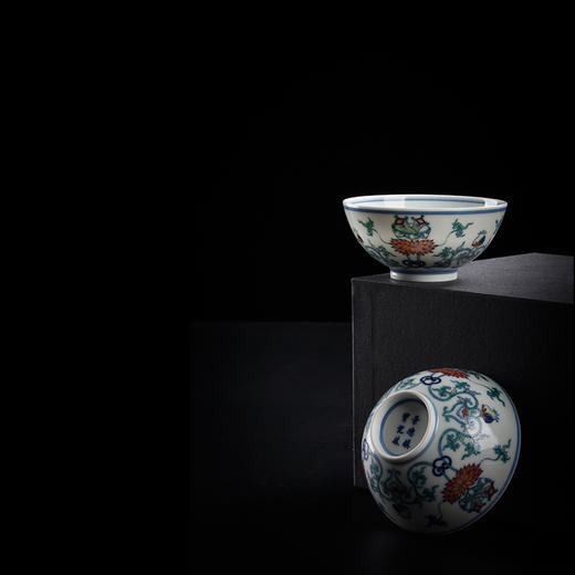 宝瓷林青花斗彩博古多宝杯 商品图2