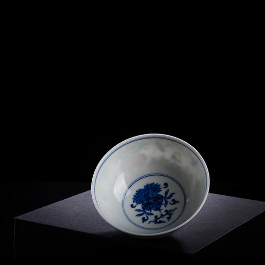 宝瓷林青花斗彩博古多宝杯 商品图3