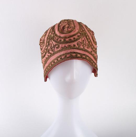 法国1850年金色丝线全手工编制粉色丝绒包耳古董帽收藏级别