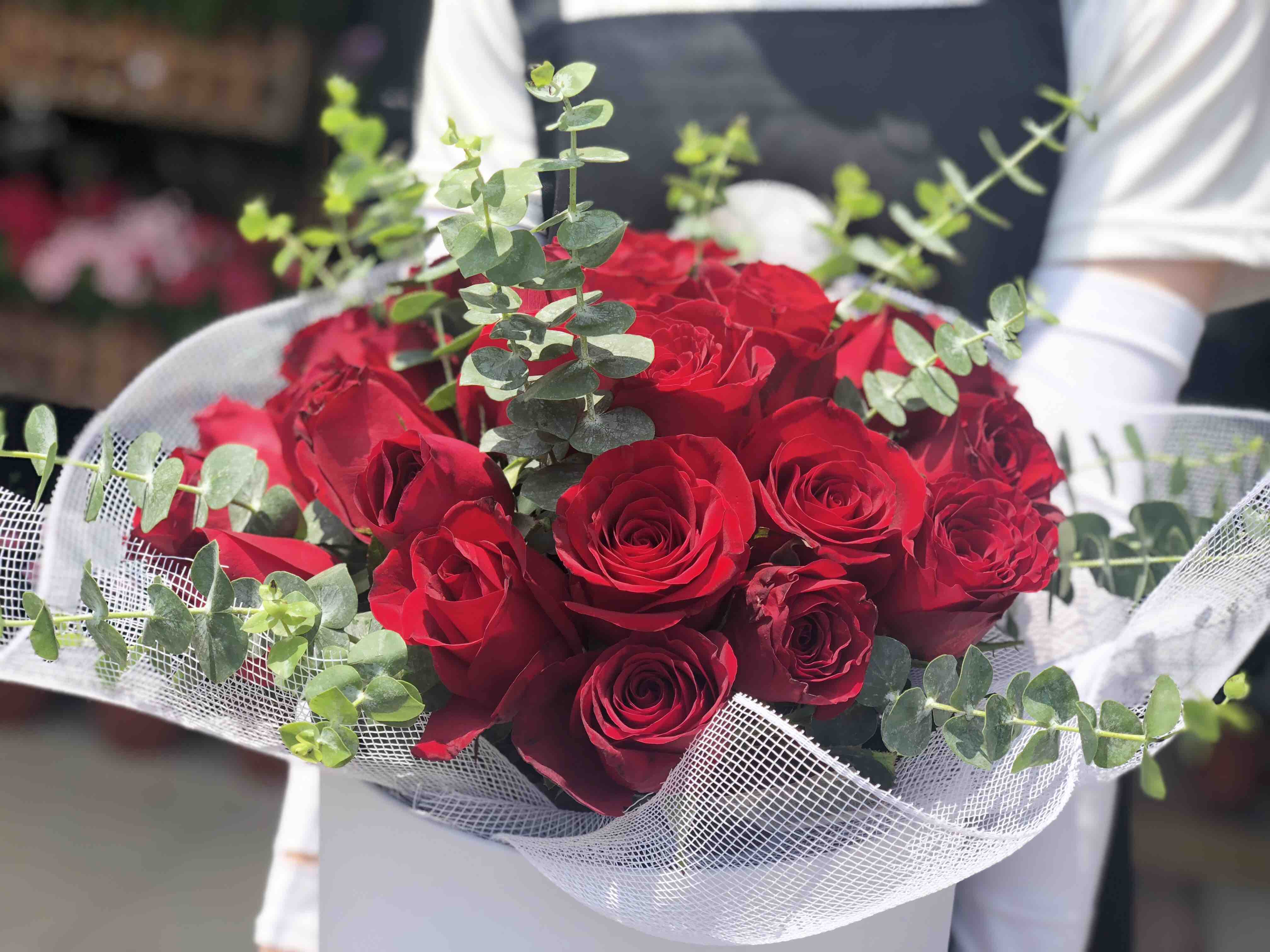 尤加利,红玫瑰【花材】45*35*35cm【规格】商品详情微信支付银行卡