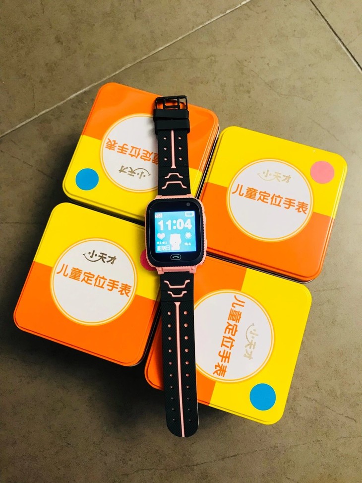 由于手表屏幕是液晶的,我们的图片均为手机实拍,特别说明:包装:小天才