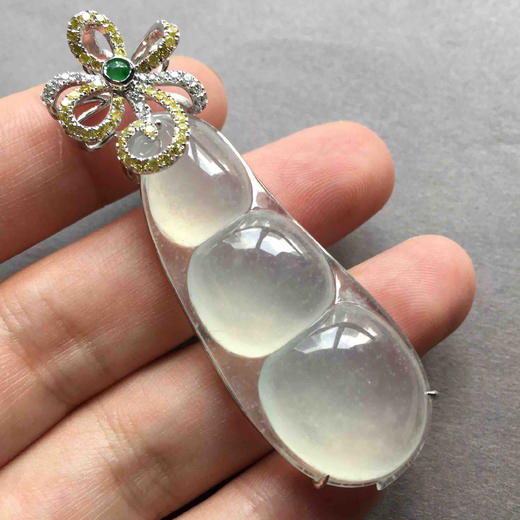 冰种翡翠巨大福豆18k白金钻石镶嵌 商品图5