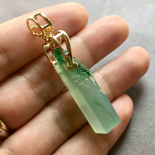 冰种阳绿俏色翡翠生生不息印章吊坠18k黄金钻石镶嵌 商品图5