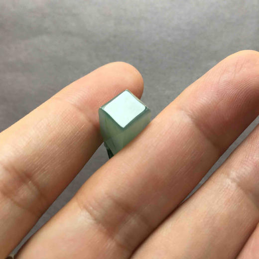 冰种阳绿俏色翡翠生生不息印章吊坠18k黄金钻石镶嵌 商品图6