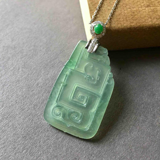 高冰种晴水翡翠龙牌项链18k白金钻石镶嵌 商品图0