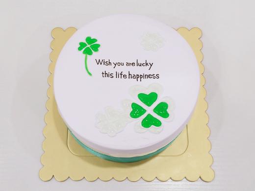 韩风四叶草造型蛋糕