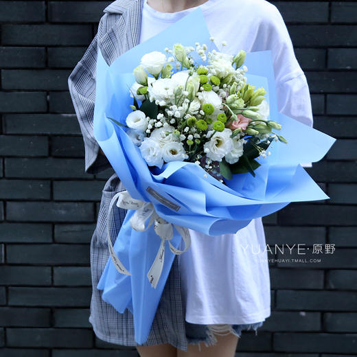 白桔梗满天星混搭花束