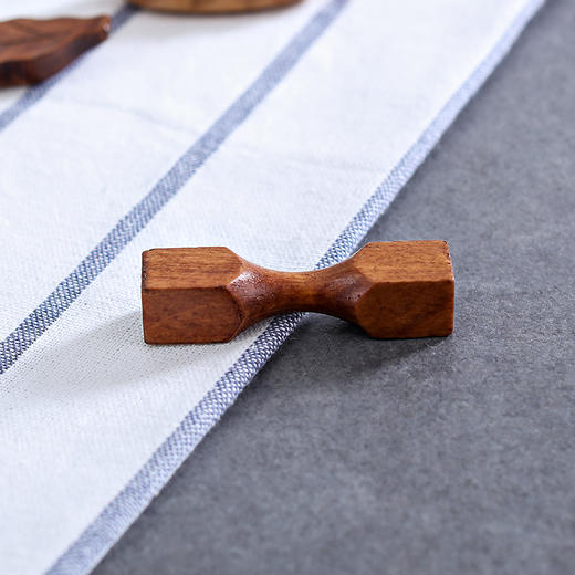 日式和风 荷木/白楠木筷架 树叶小鱼原木色木质筷子托