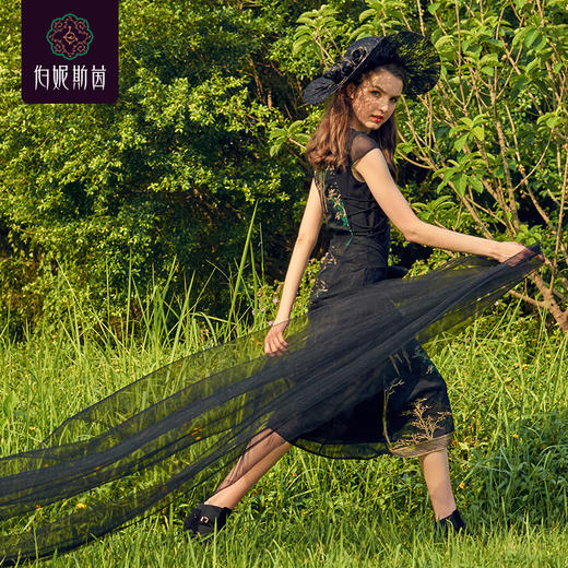 原价【伯妮斯茵】3S6718--黑色连衣裙--草地上的午餐--《画尽世界光影-只为挚爱女人》 商品图3