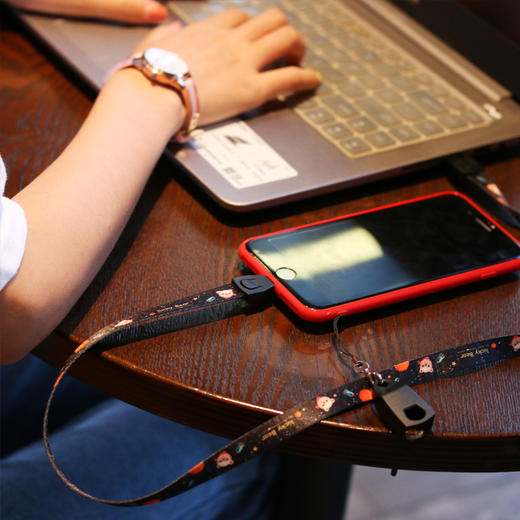 【一根不会丢的数据线】 幸运熊挂绳3合1智能快充手机数据线   数据线+皮尺+挂绳 商品图2