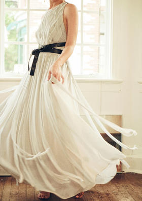 AtelierMissLu / Xanthe 浅灰编织露背长礼服裙