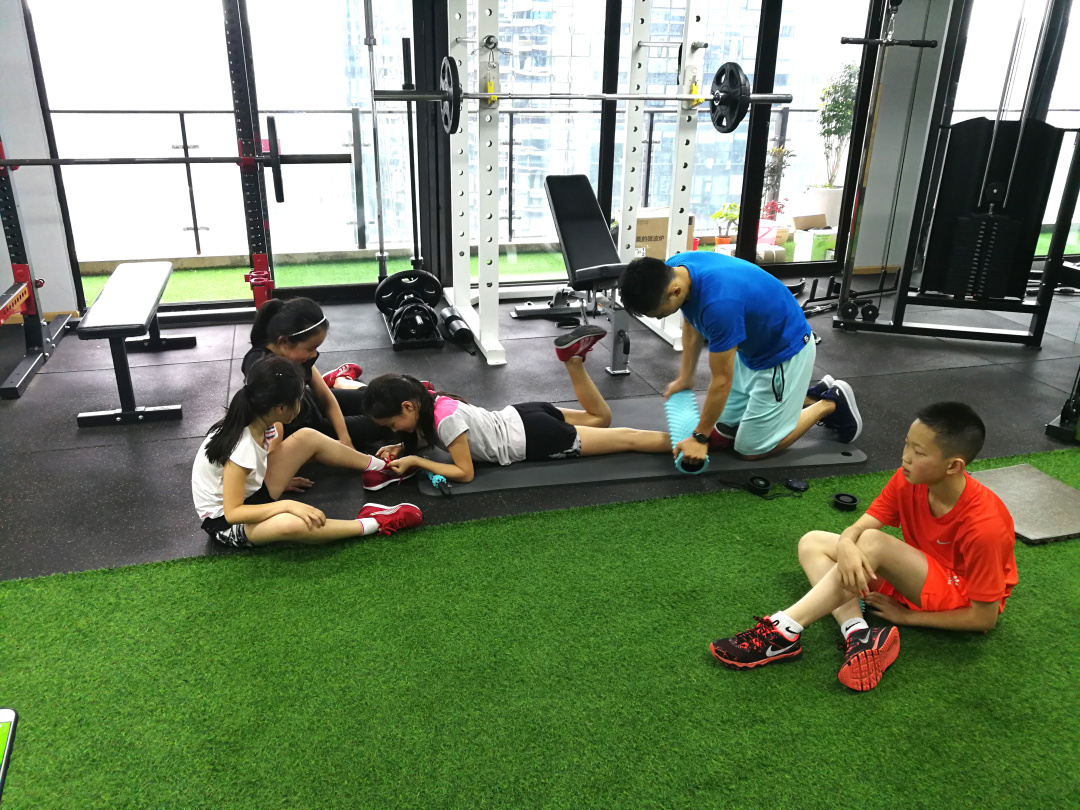 一赴有长达9年的少儿跟踪训练基础,了解少儿在生长发育阶段身体素质