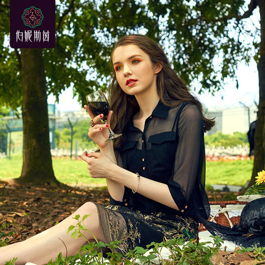 售罄3F6951-- 衬衫--花园里的珍妮--《画尽世间光影，只为挚爱的女人》 商品图1