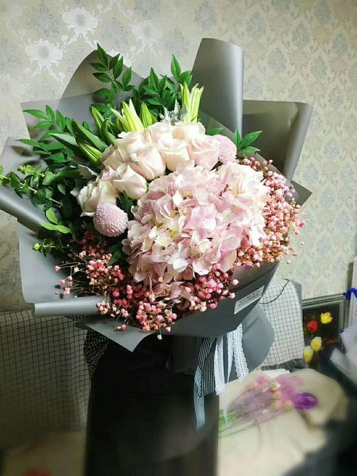 咸阳同城送货浪漫季节七夕情人节鲜花速递红玫瑰花束礼盒生日礼物同城