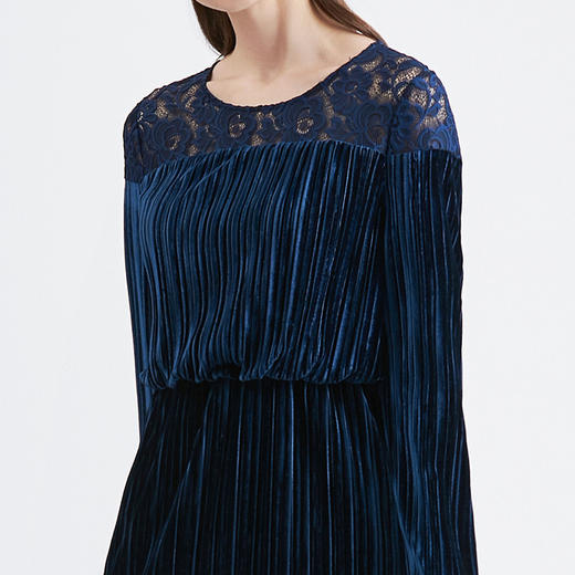 EITIE爱特爱女装秋季蕾丝镂空拼接丝绒长袖百皱连衣裙女5607334 商品图4