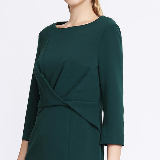 EITIE爱特爱女装秋季七分袖低圆领简约纯色褶皱连衣裙女5707419 商品图4