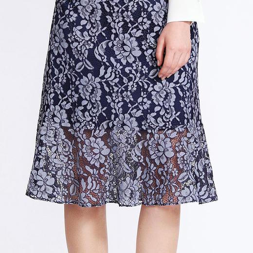 6—EITIE爱特爱女装早秋新品高腰蕾丝网纱钩花中长款半裙半身裙C1806106 商品图4