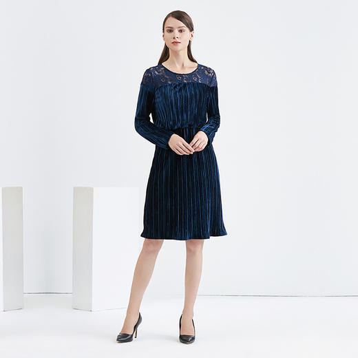 EITIE爱特爱女装秋季蕾丝镂空拼接丝绒长袖百皱连衣裙女5607334 商品图1