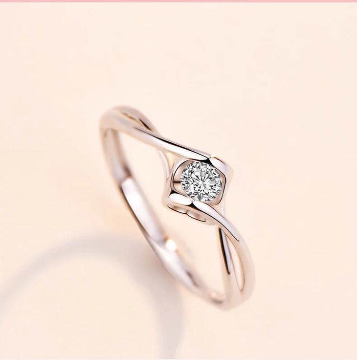 老庙钻石戒指图片(老庙黄金的钻石戒指怎么样)