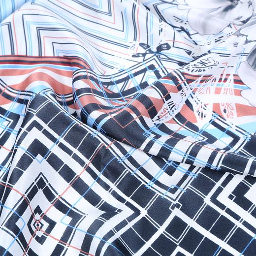 SAINTJOY/上久楷 真丝方巾 吐蕊·浅蓝 FJ17008 商品图3