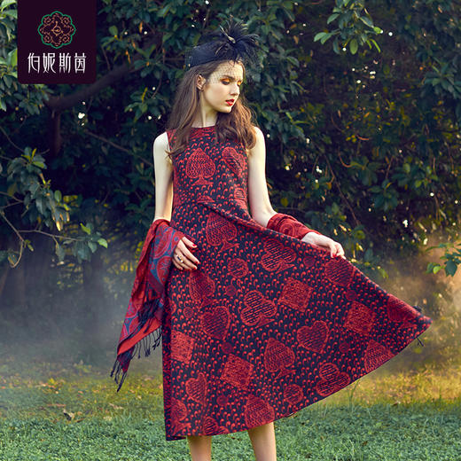 【伯妮斯茵】红色高密缎档印花连衣裙--戈迪拜尔夫人--《画尽世间光影，只为挚爱的女人》3S6739 商品图2