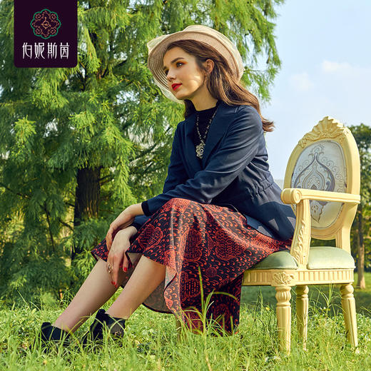 【伯妮斯茵】大摆伞裙红色半裙--戈迪拜尔夫人--《画尽世间光影，只为挚爱的女人》3B6733 商品图1