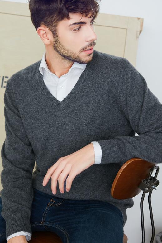 秋冬 V 领羊绒男套衫 SJF18M272N 商品图4