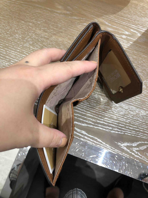 清库存！MK 铆钉全能短钱包 金色发财色 商品图5
