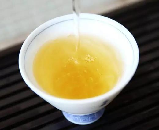 吉顺号2018年春茶丰年瑞雪普洱龙珠生茶约6~7g/粒*10粒（买30粒送盒子） 商品图2