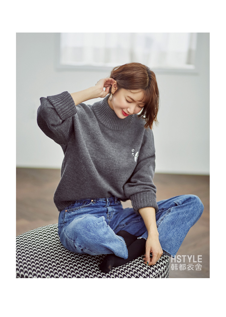 韩都衣舍2018秋装新款女装韩版宽松显瘦刺绣针织毛衣女jq00457樰