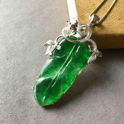 高冰种阳绿翡翠叶子18k白金钻石镶嵌 商品图0