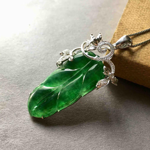 高冰种阳绿翡翠叶子18k白金钻石镶嵌 商品图1