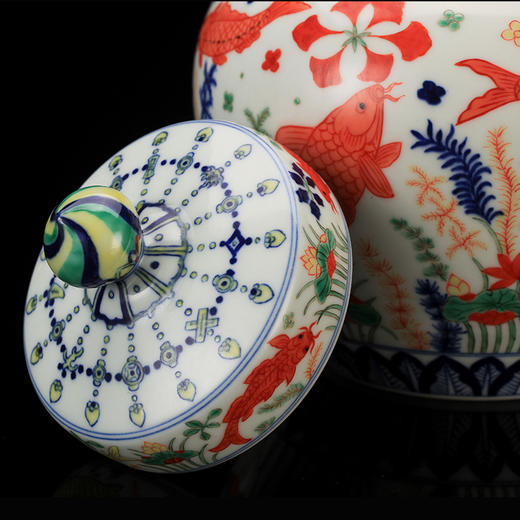 五彩鱼藻纹小盖罐 商品图1