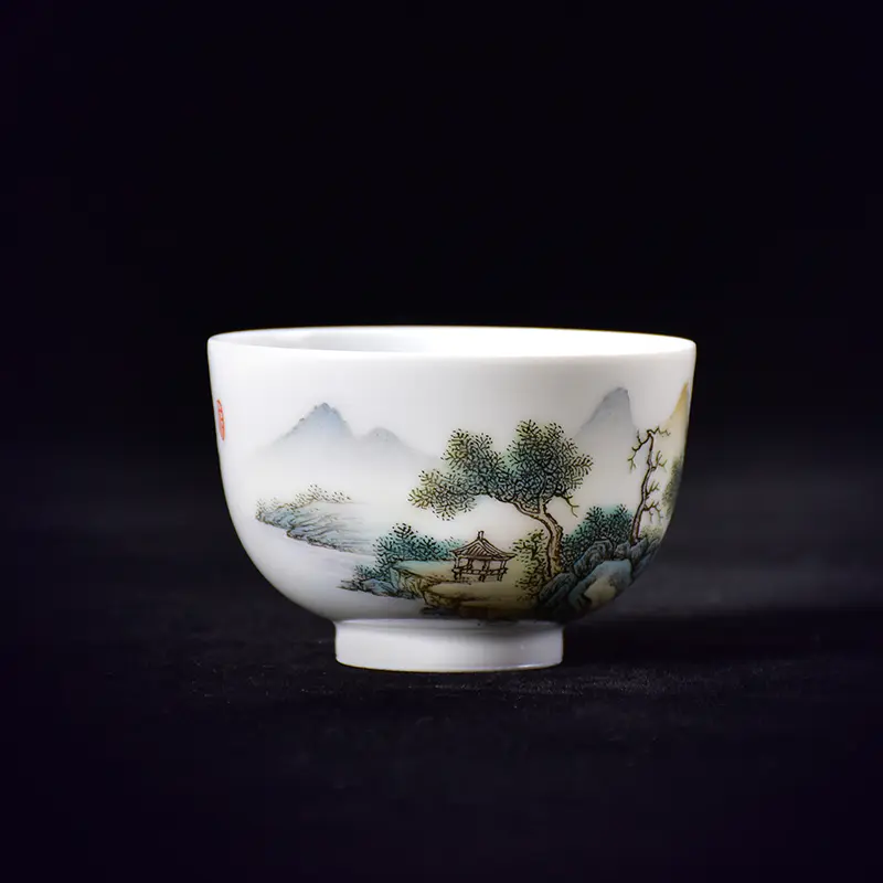 粉彩苍松山水品茗杯