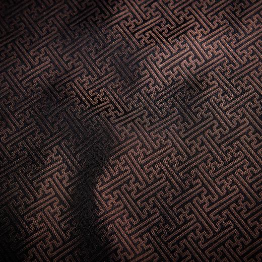 SAINTJOY/上久楷 男士宋锦双面长巾 万字同福·褐色 SJ14030 商品图3
