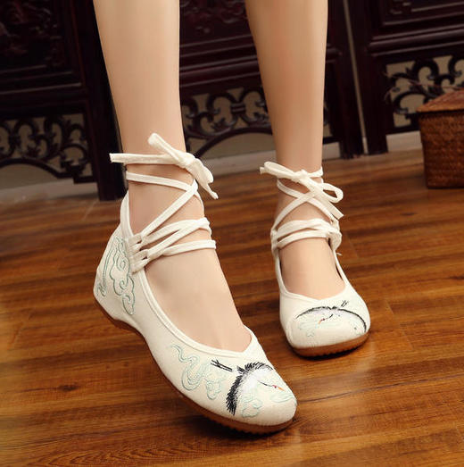 朱鹮绣花民族风牛筋底内增高广场舞蹈汉服鞋lf17066gxcb