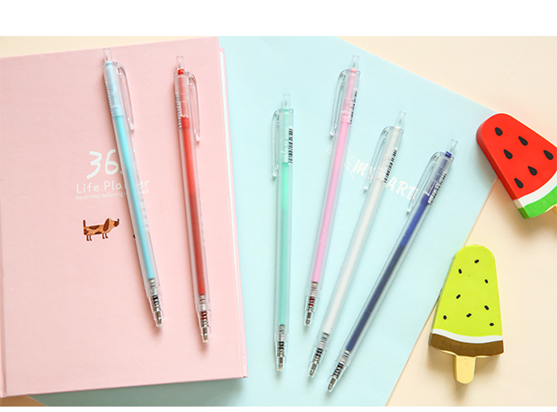 三年二班彩色按动中性笔05mm简约学生用按动水笔速干笔签字笔