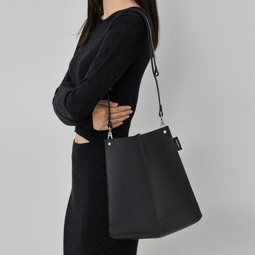 Rawpiece | RIB 中型水桶式牛皮肩背包 商品图6