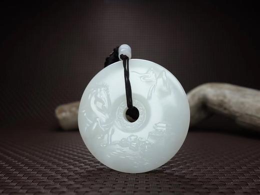 和田玉含证书礼盒挂绳