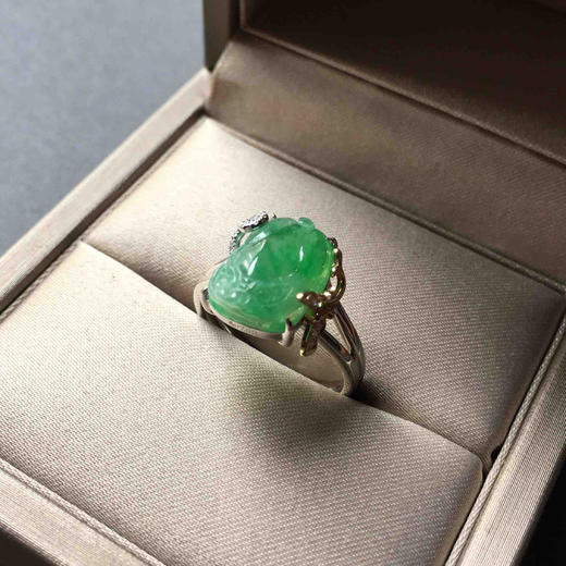 冰种阳绿翡翠貔貅戒指18k黄金镶嵌
