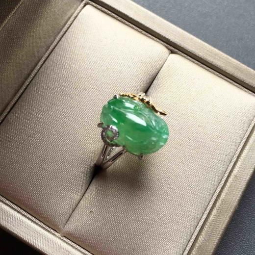 冰种阳绿翡翠貔貅戒指18k黄金镶嵌 商品图3