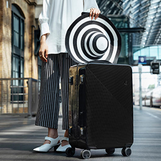 一场说走就走的旅行 ITO设计师品牌拉杆箱 Ginkgo系列 万向轮PC旅行箱 斜条纹 光面磨砂 商品图7