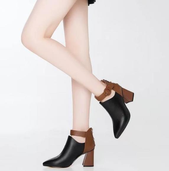 LN-1826柏欧美一字扣粗跟马丁靴