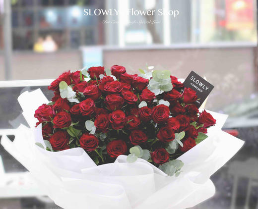 韩式99朵暗红玫瑰花束 商品图1