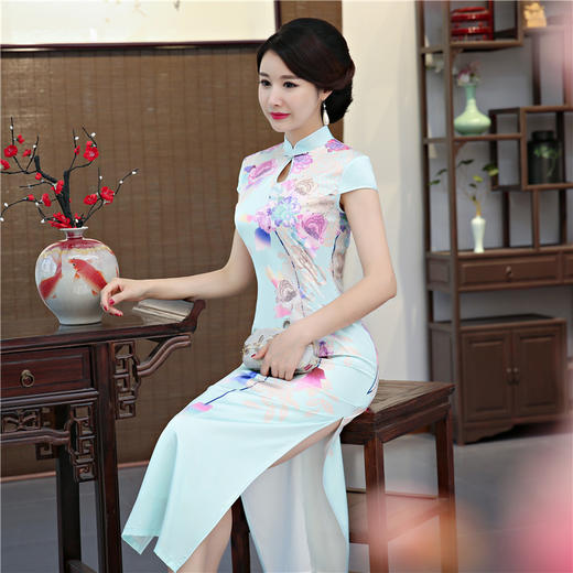 1112下架栩栩清风高档丝绸面料修身旗袍ymt8044